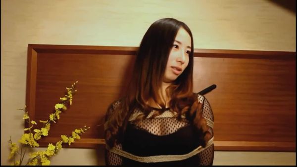 性感妹妹被綁起來激戰五男