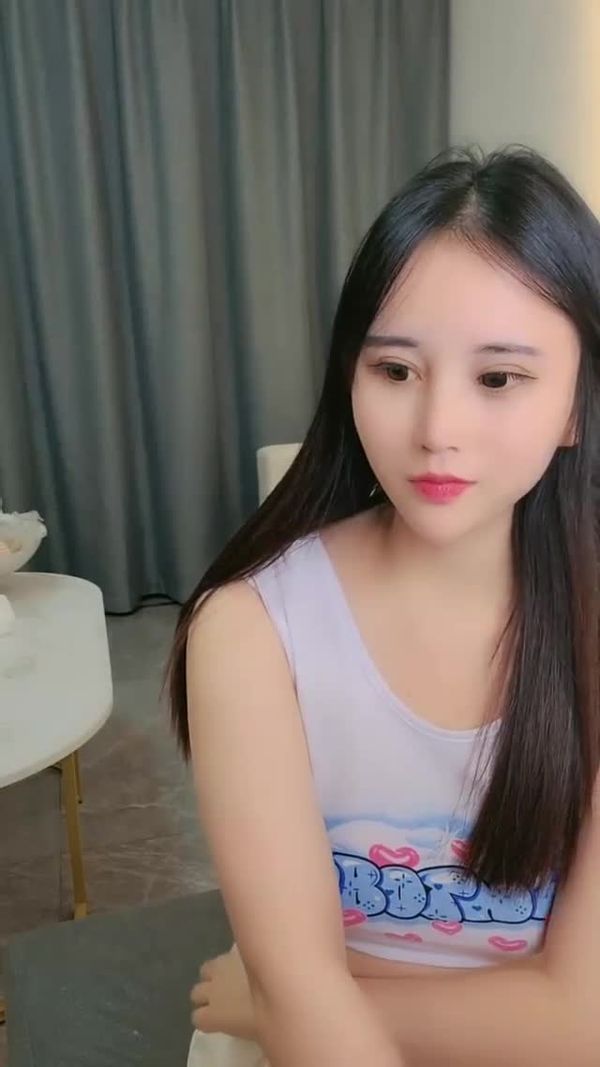 劇情演繹美女晚上找水管工上門維修勾搭