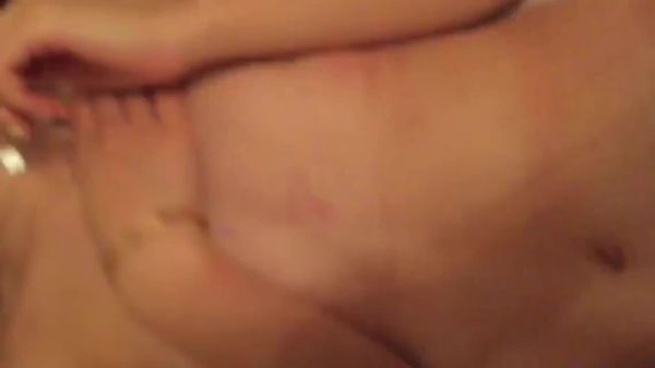 微博最新流出高貴氣質美人妻自拍就像A片人妻系列