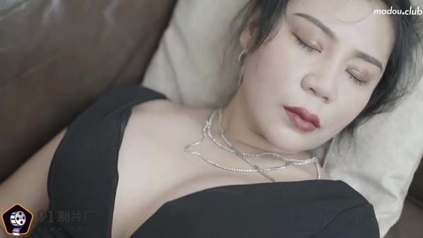 cus-248-母亲的新男友1–回家路上遇抢劫-母