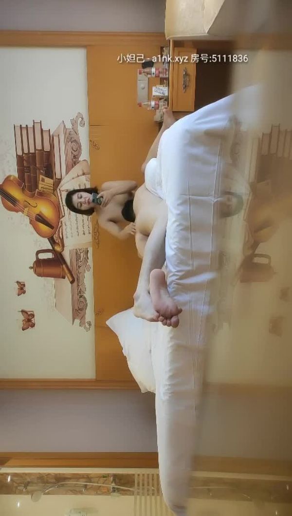 高清小哥找个大奶兼职先按摩后啪啪享受骚逼的奶推申请口交大鸡巴舔蛋蛋让小哥压在身下暴力抽插