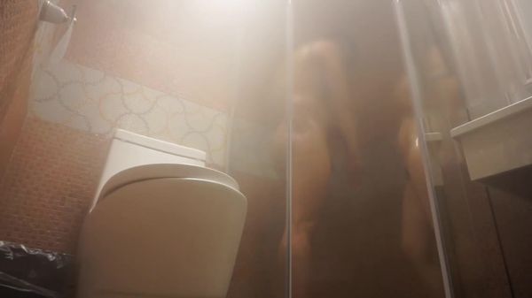 高级洗浴会所服务答应可以一边操一边拍爽到差点内射