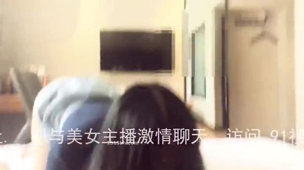 真实快餐店约少妇，老公不在家如此淫荡…